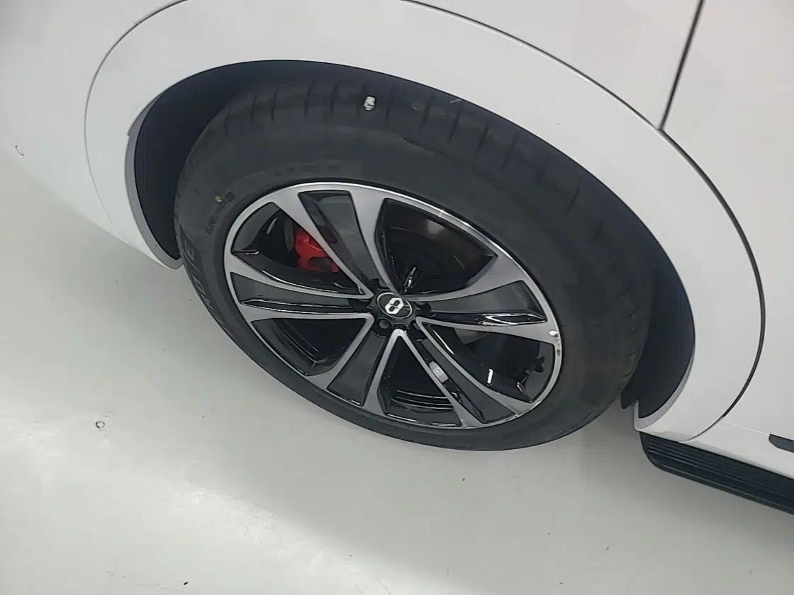 Hima AITO M8 2025 Extended-Range Max+ Version 53.4 kWh 5-Seater Edition — миниатюра 11