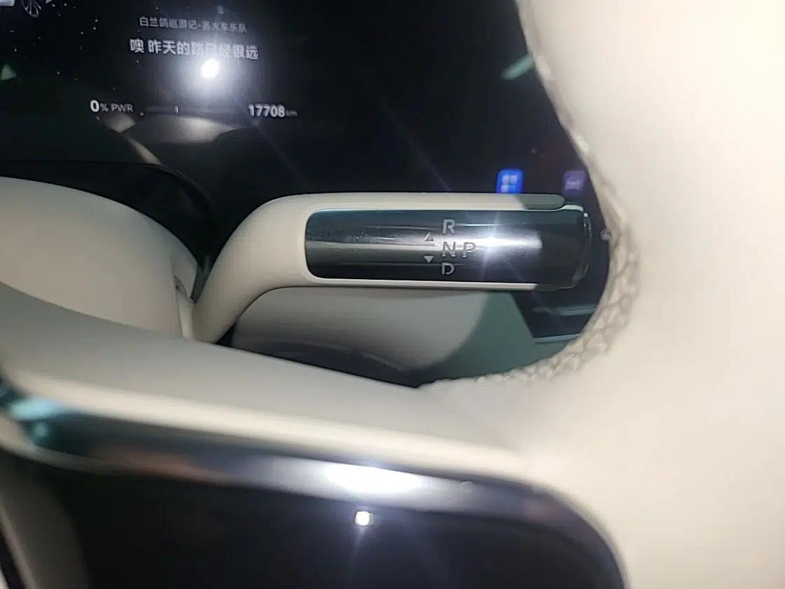 Hima AITO M8 2025 Extended-Range Max+ Version 53.4 kWh 5-Seater Edition — миниатюра 16