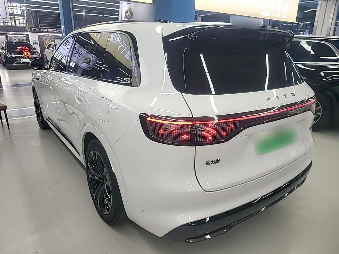 Hima AITO M8 2025 Extended-Range Max+ Version 53.4 kWh 5-Seater Edition — миниатюра 4