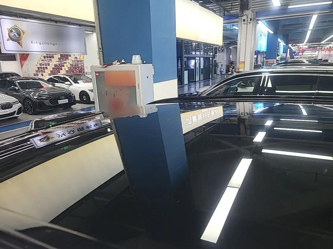 Hima AITO M8 2025 Extended-Range Max+ Version 53.4 kWh 5-Seater Edition — миниатюра 7
