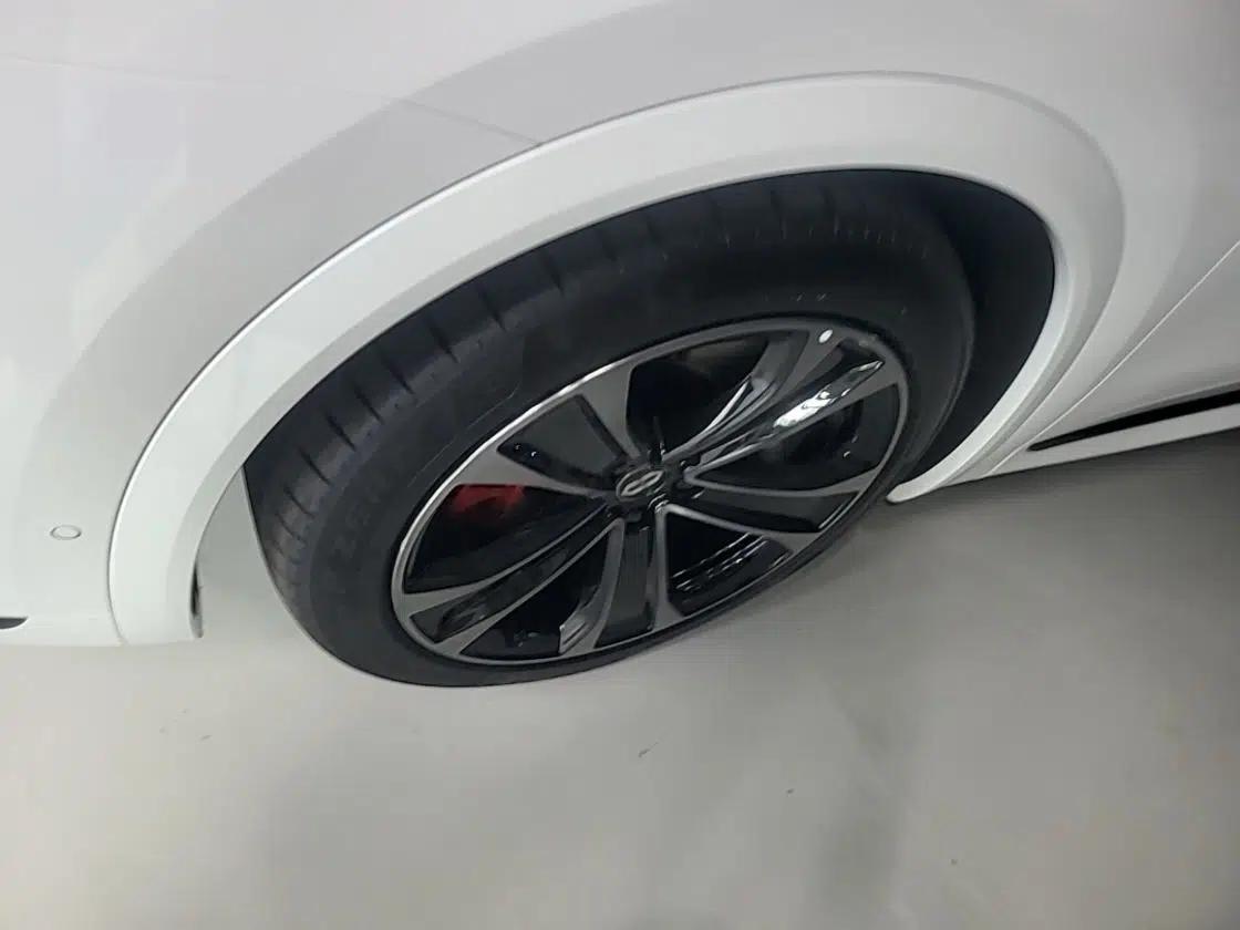 Hima AITO M8 2025 Extended-Range Max+ Version 53.4 kWh 5-Seater Edition — миниатюра 10