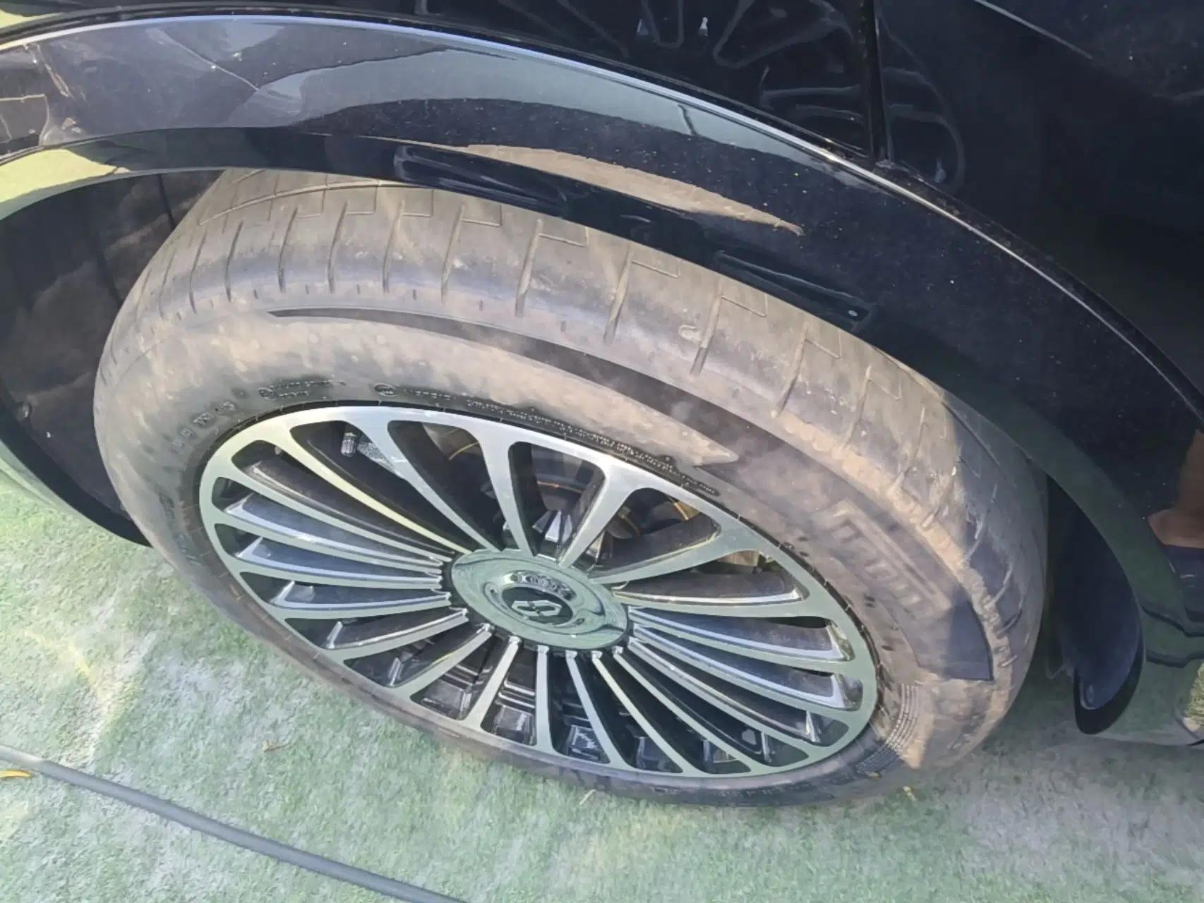 Hima AITO M8 2025 Extended-Range Ultra Version 53.4 kWh 5-Seater Edition — миниатюра 11