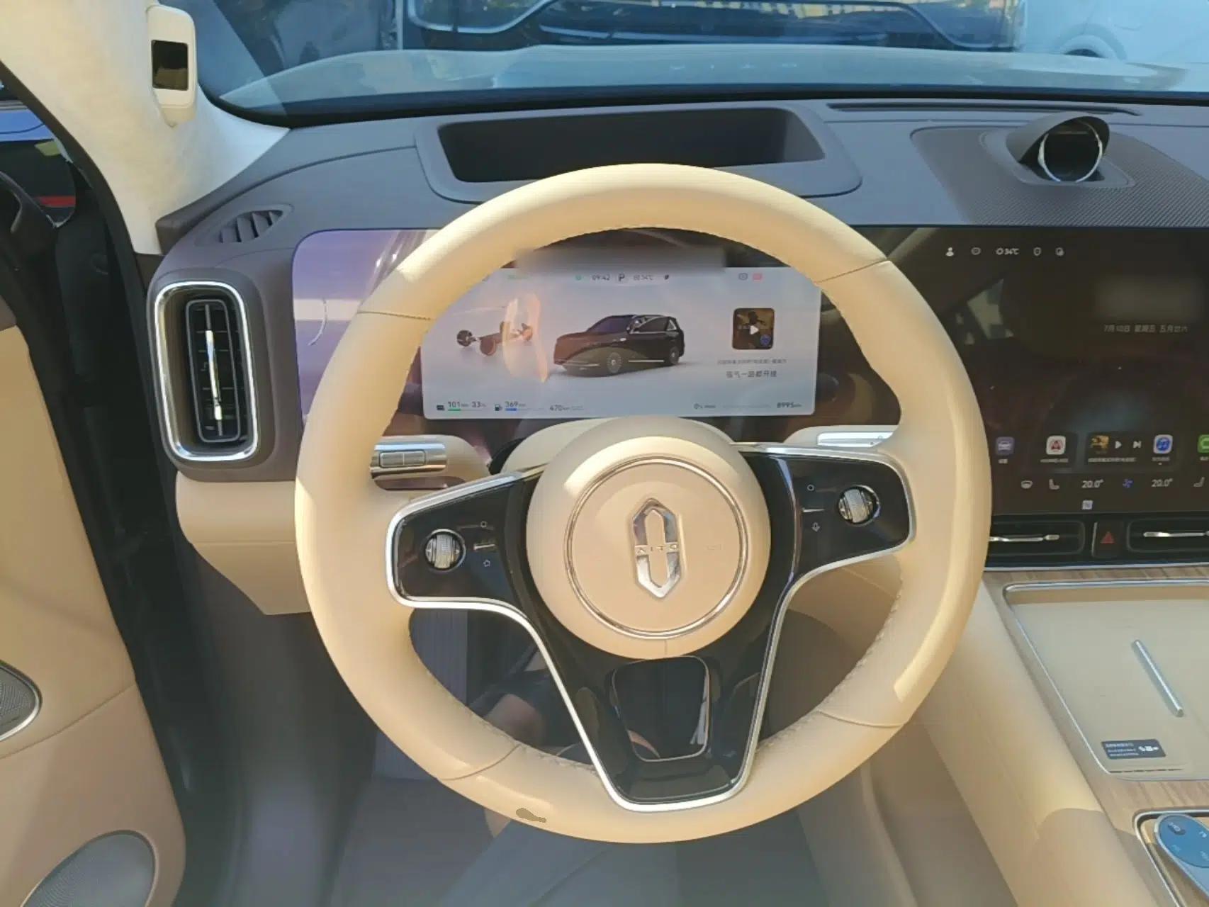 Hima AITO M8 2025 Extended-Range Ultra Version 53.4 kWh 5-Seater Edition — миниатюра 13