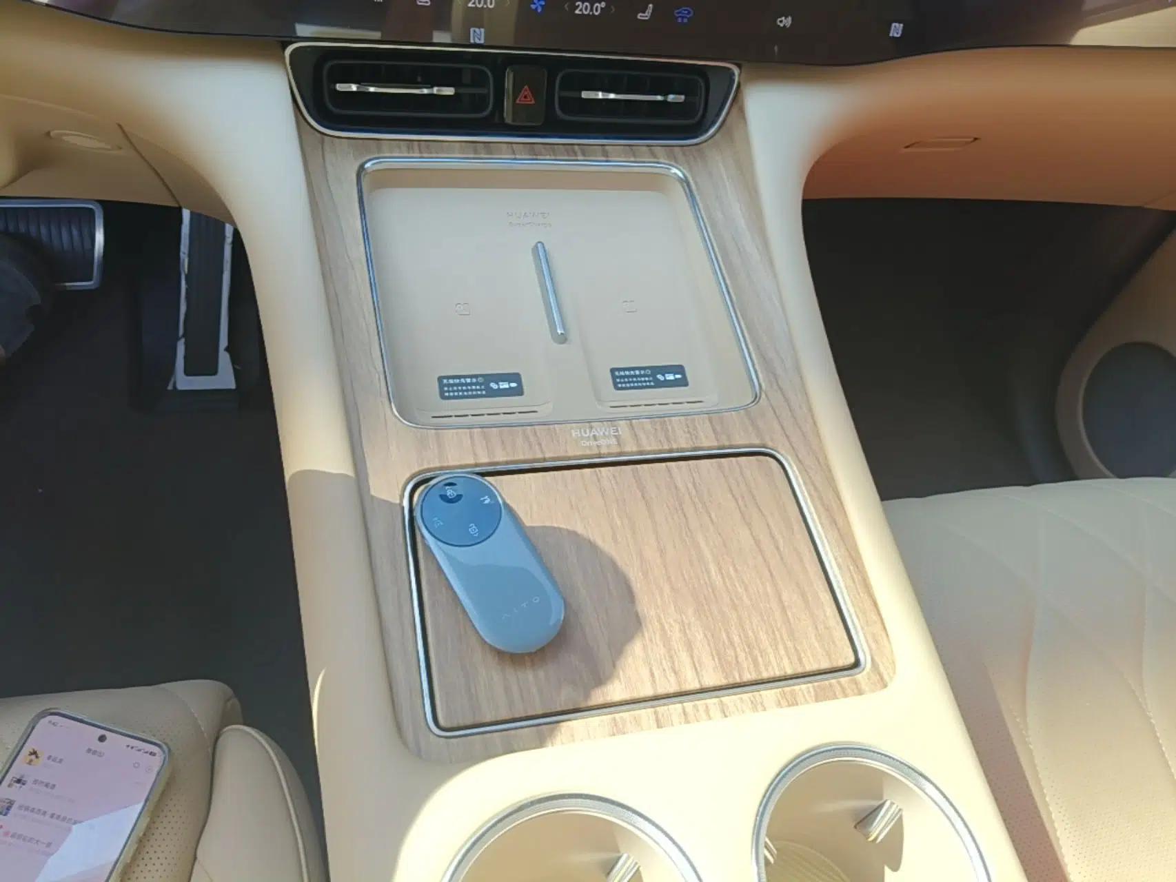 Hima AITO M8 2025 Extended-Range Ultra Version 53.4 kWh 5-Seater Edition — миниатюра 16