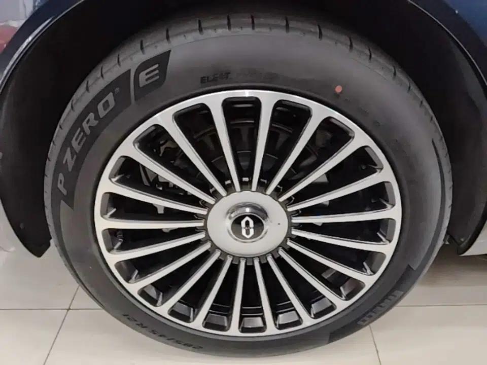 Hima AITO M8 2025 Extended-Range Ultra Version 53.4 kWh 5-Seater Edition — миниатюра 11