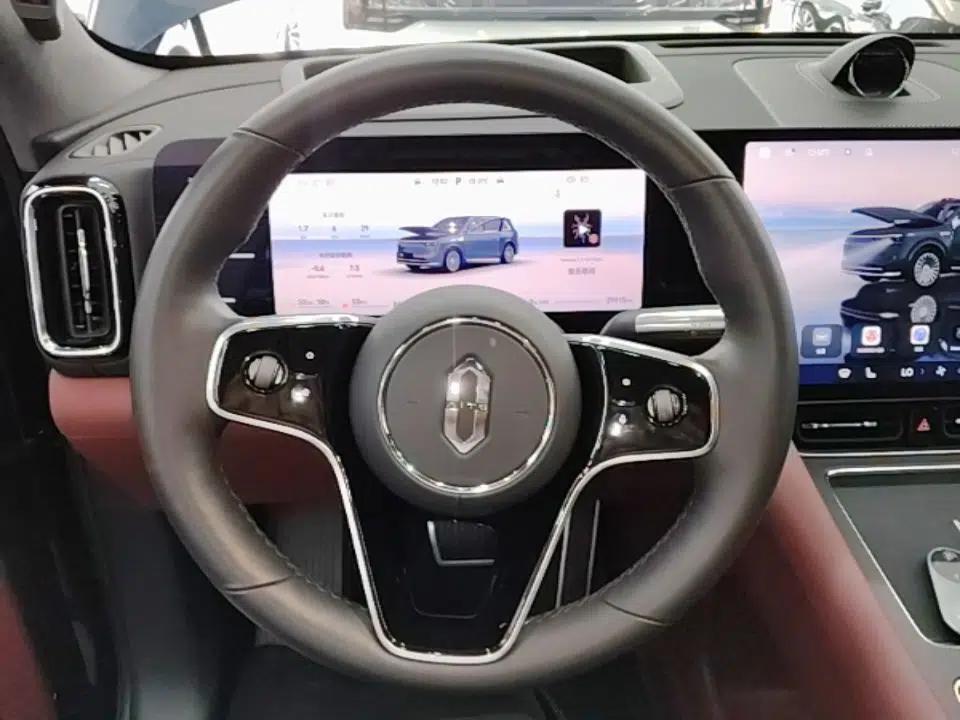 Hima AITO M8 2025 Extended-Range Ultra Version 53.4 kWh 5-Seater Edition — миниатюра 13