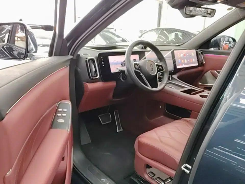 Hima AITO M8 2025 Extended-Range Ultra Version 53.4 kWh 5-Seater Edition — миниатюра 18