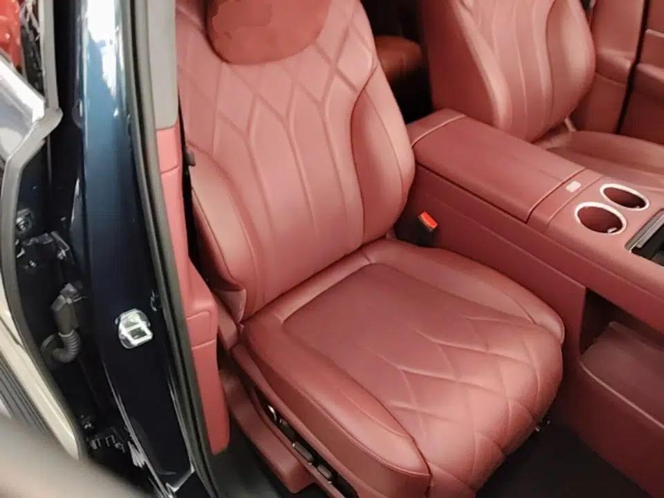 Hima AITO M8 2025 Extended-Range Ultra Version 53.4 kWh 5-Seater Edition — миниатюра 19