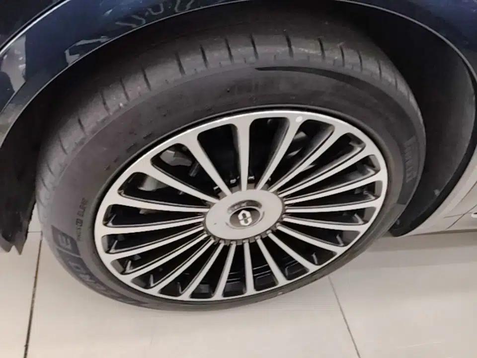 Hima AITO M8 2025 Extended-Range Ultra Version 53.4 kWh 5-Seater Edition — миниатюра 10