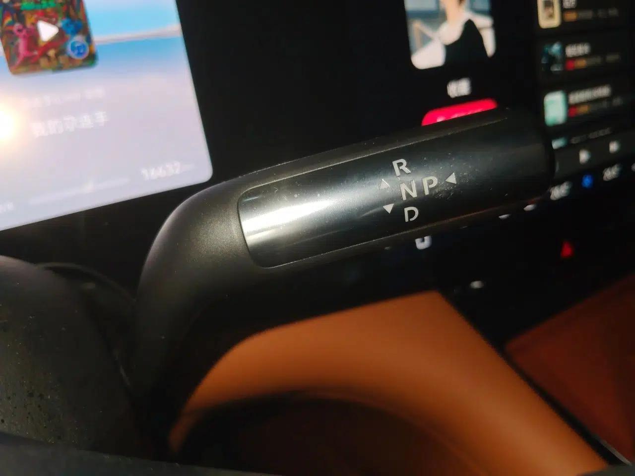 Hima AITO M8 2025 Extended-Range Ultra Version 53.4 kWh 5-Seater Edition — миниатюра 14