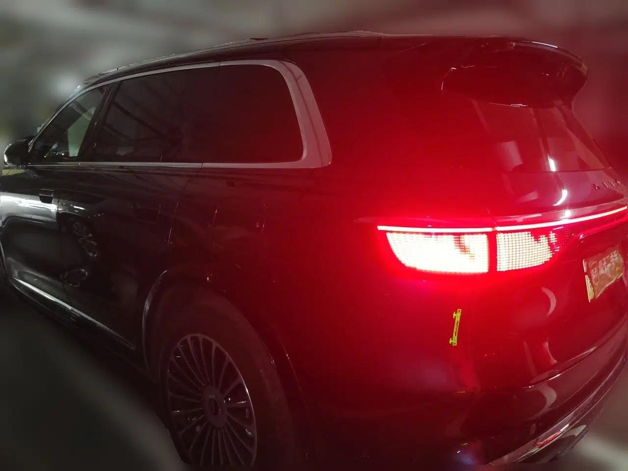 Hima AITO M8 2025 Extended-Range Ultra Version 53.4 kWh 5-Seater Edition — миниатюра 4