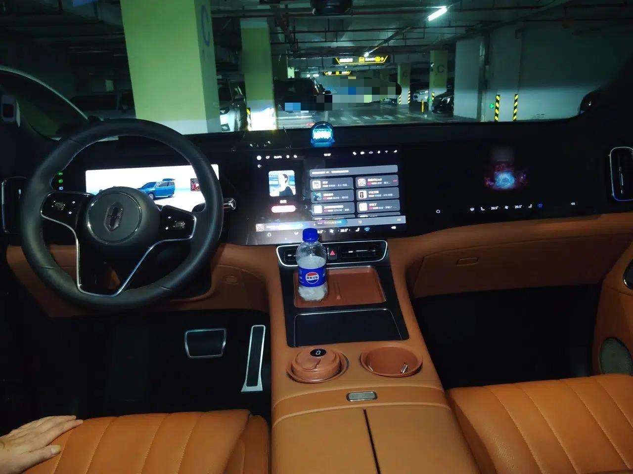 Hima AITO M8 2025 Extended-Range Ultra Version 53.4 kWh 5-Seater Edition — миниатюра 9