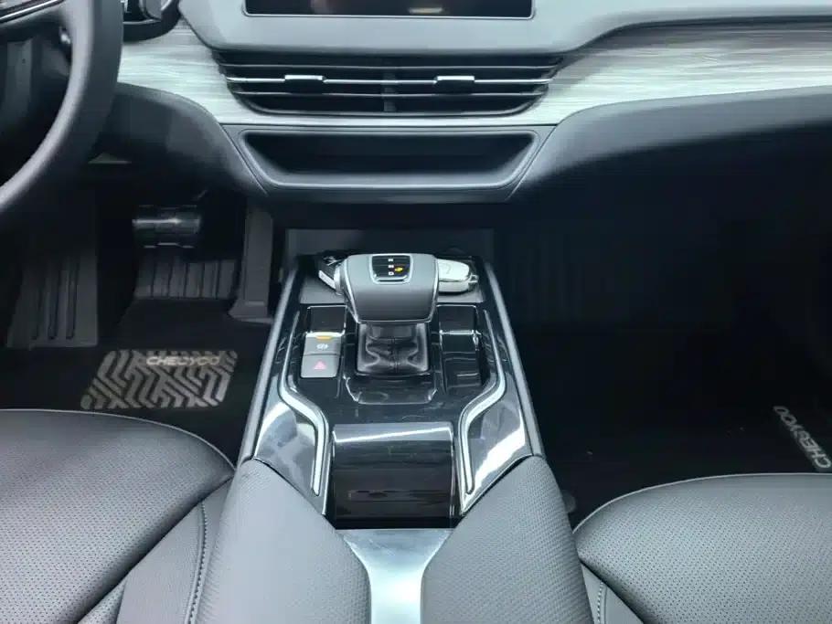 Hongqi E-QM5 2024 500km Travel Edition — миниатюра 16