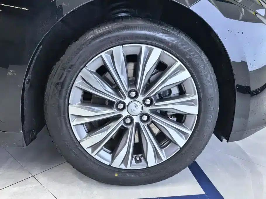 Hongqi E-QM5 2024 500km Travel Edition — миниатюра 6