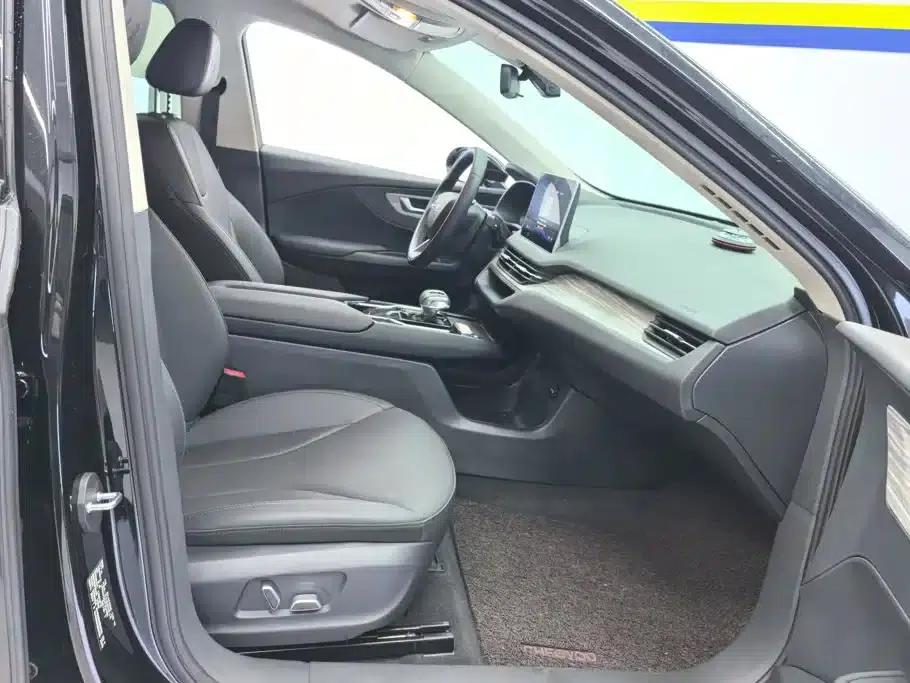 Hongqi E-QM5 2023 Model 620km PLUS — миниатюра 8