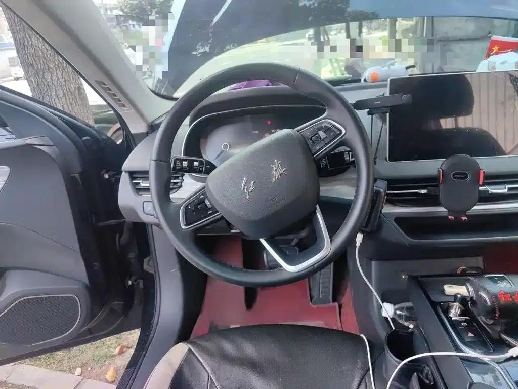Hongqi E-QM5 2023 Model 620km PLUS — миниатюра 3