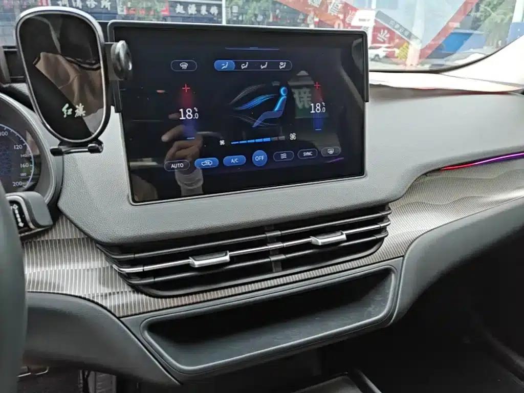 Hongqi E-QM5 2022 Model, 431km Charging Enjoyment Edition — миниатюра 13