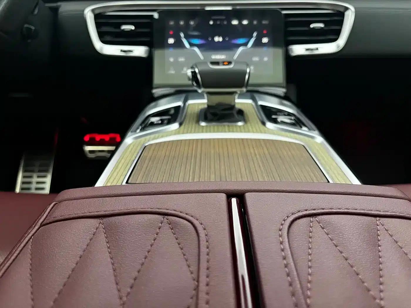 Hongqi E-HS9 2022 Model 690km Flagship Edition (Six Seats) — миниатюра 6