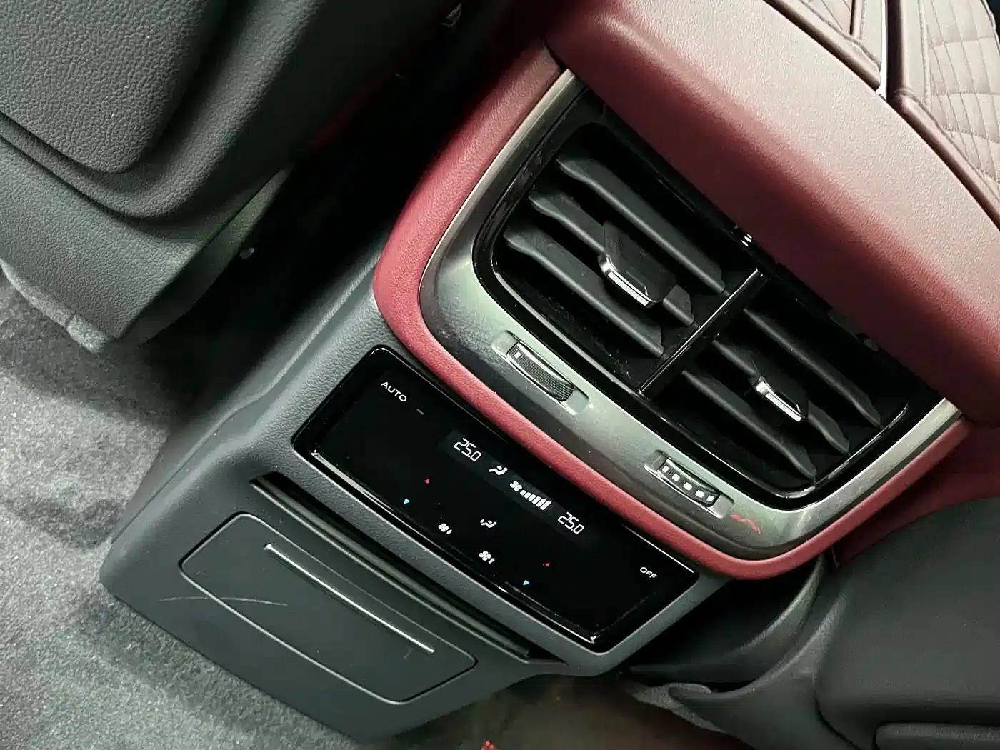 Hongqi E-HS9 2022 Model 690km Flagship Edition (Six Seats) — миниатюра 8