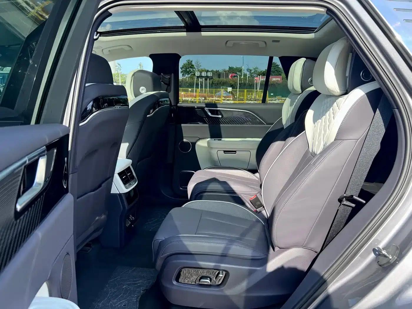 Hongqi E-HS9 2021 Model 510km Flagship Edition Six-Seater — миниатюра 17