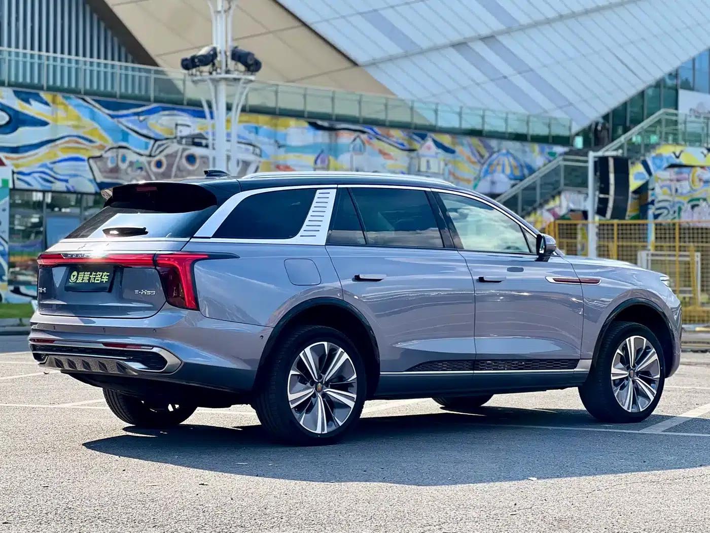 Hongqi E-HS9 2021 Model 510km Flagship Edition Six-Seater — миниатюра 5