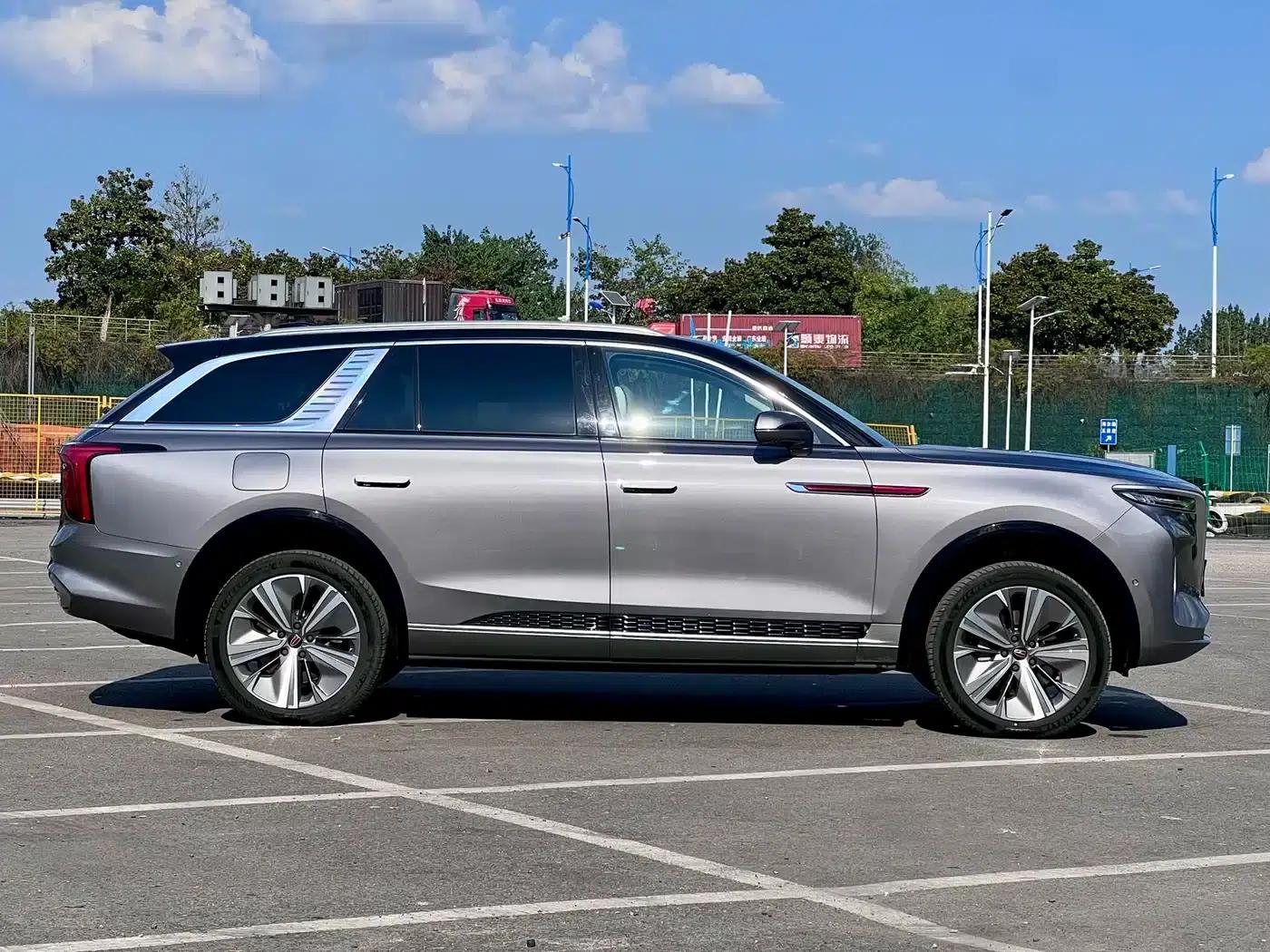 Hongqi E-HS9 2021 Model 510km Flagship Edition Six-Seater — миниатюра 6