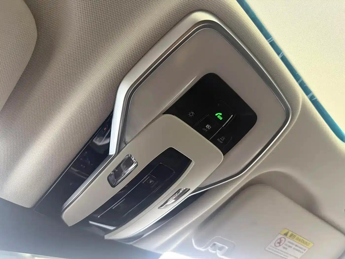 Hongqi E-HS9 2022 Model 690km Flagship Edition (Six Seats) — миниатюра 15