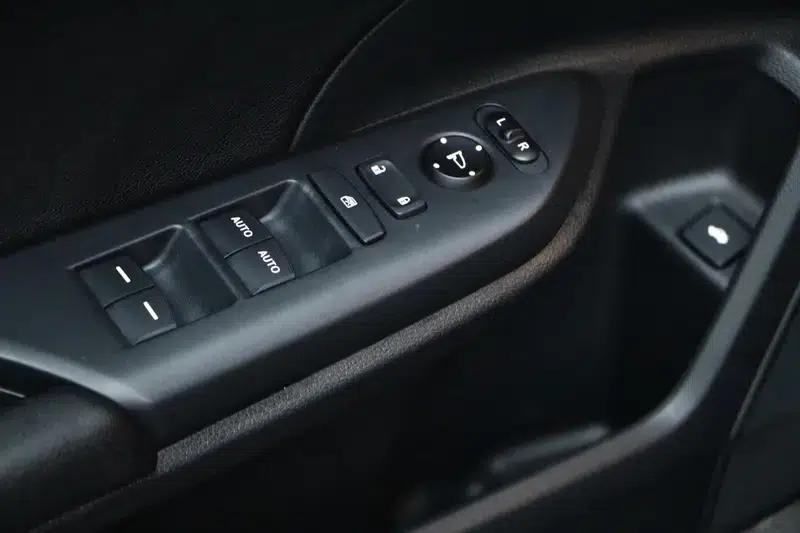 2016 Civic 220TURBO CVT Luxury Edition — миниатюра 14
