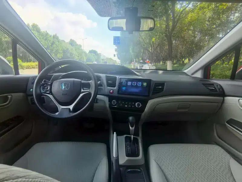 2014 Civic 1.8L Automatic Classic Edition — миниатюра 5