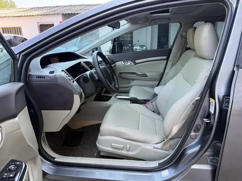 2012 Civic 1.8L Automatic Luxury Edition — миниатюра 11