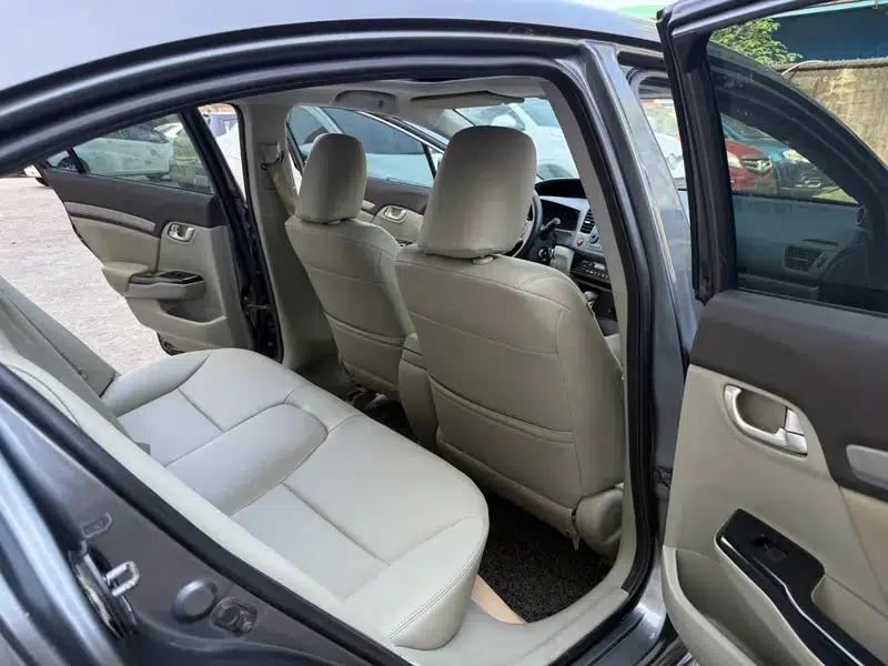 2012 Civic 1.8L Automatic Luxury Edition — миниатюра 12