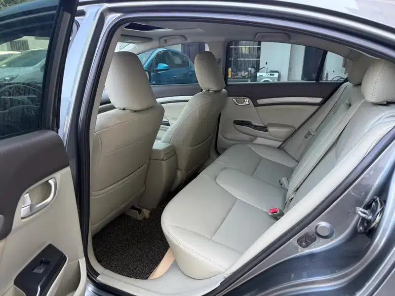 2012 Civic 1.8L Automatic Luxury Edition — миниатюра 13