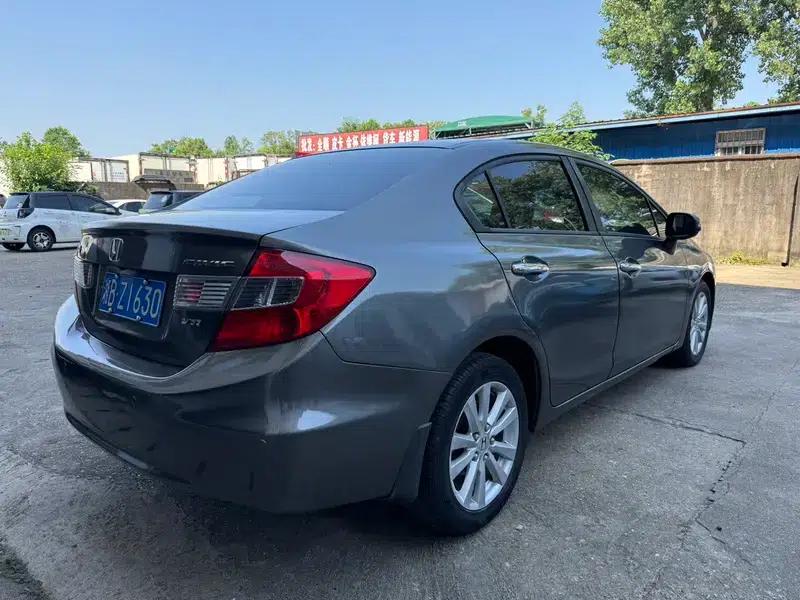2012 Civic 1.8L Automatic Luxury Edition — миниатюра 6