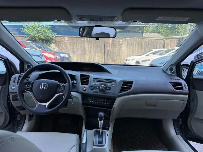 2012 Civic 1.8L Automatic Luxury Edition — миниатюра 8