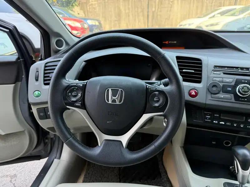 2012 Civic 1.8L Automatic Luxury Edition — миниатюра 9