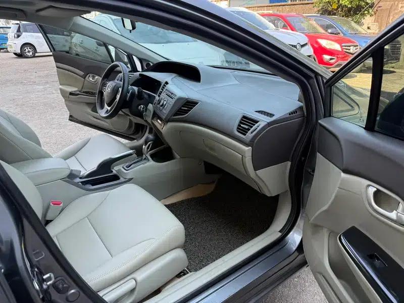 2012 Civic 1.8L Automatic Luxury Edition — миниатюра 10