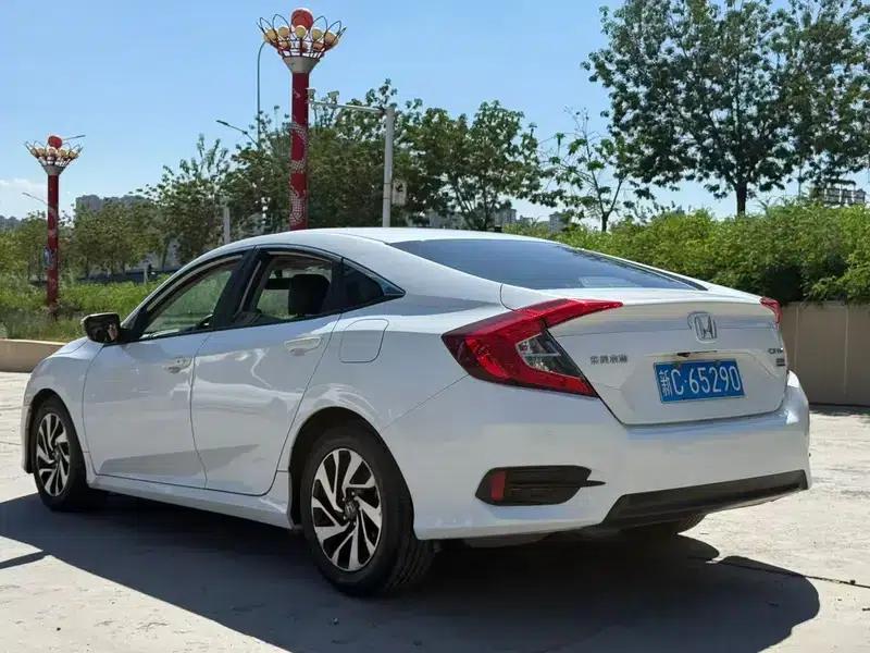 2016 Civic 220TURBO CVT Luxury Edition — миниатюра 4