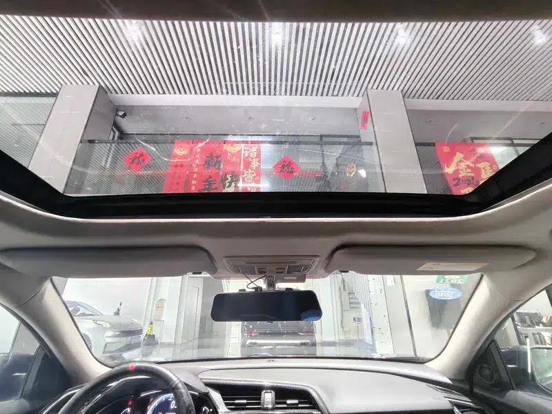 2016 Civic 220TURBO CVT Luxury Edition — миниатюра 11