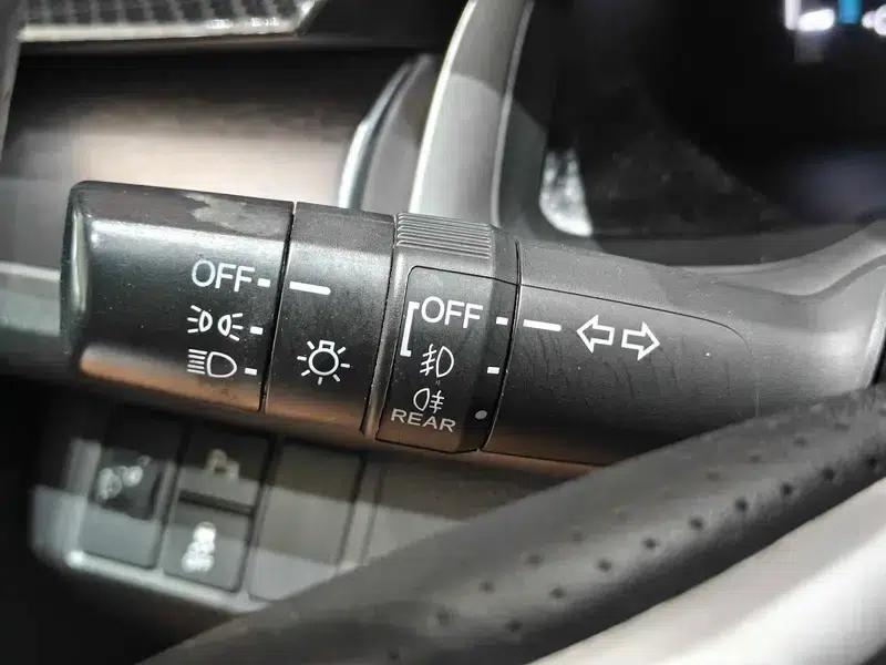 2016 Civic 220TURBO CVT Luxury Edition — миниатюра 22
