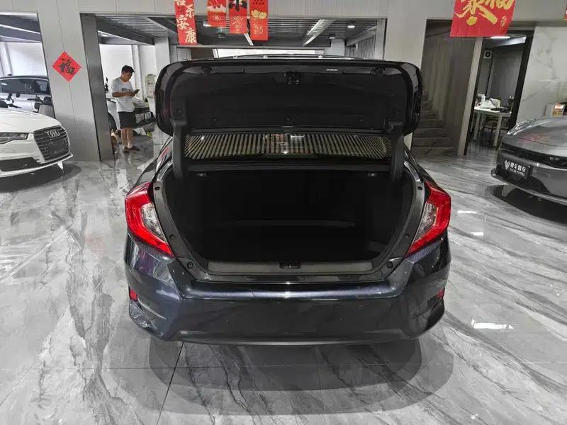 2016 Civic 220TURBO CVT Luxury Edition — миниатюра 32