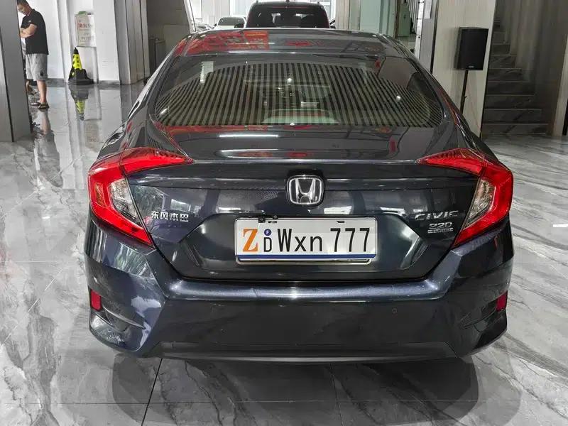 2016 Civic 220TURBO CVT Luxury Edition — миниатюра 6