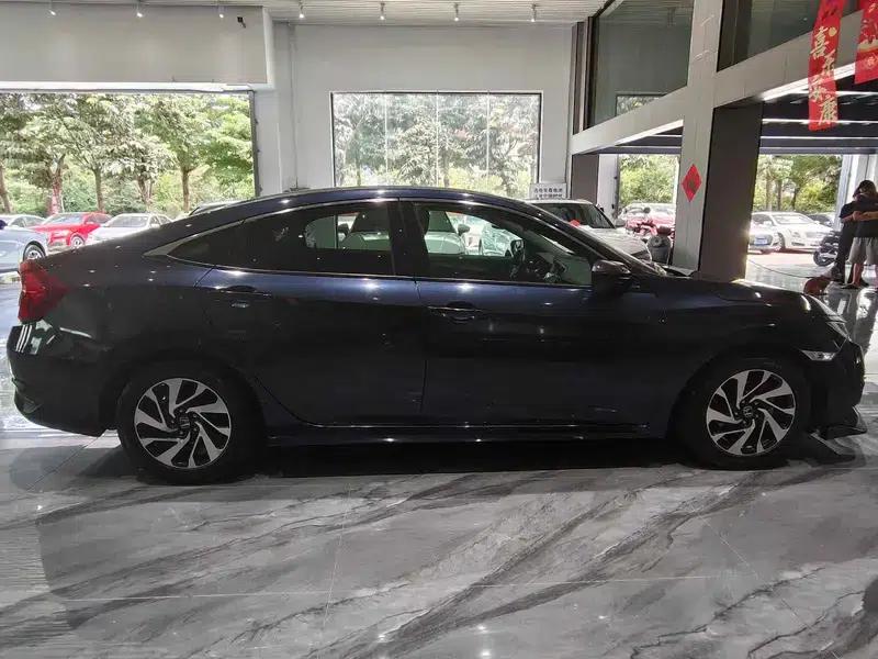 2016 Civic 220TURBO CVT Luxury Edition — миниатюра 8