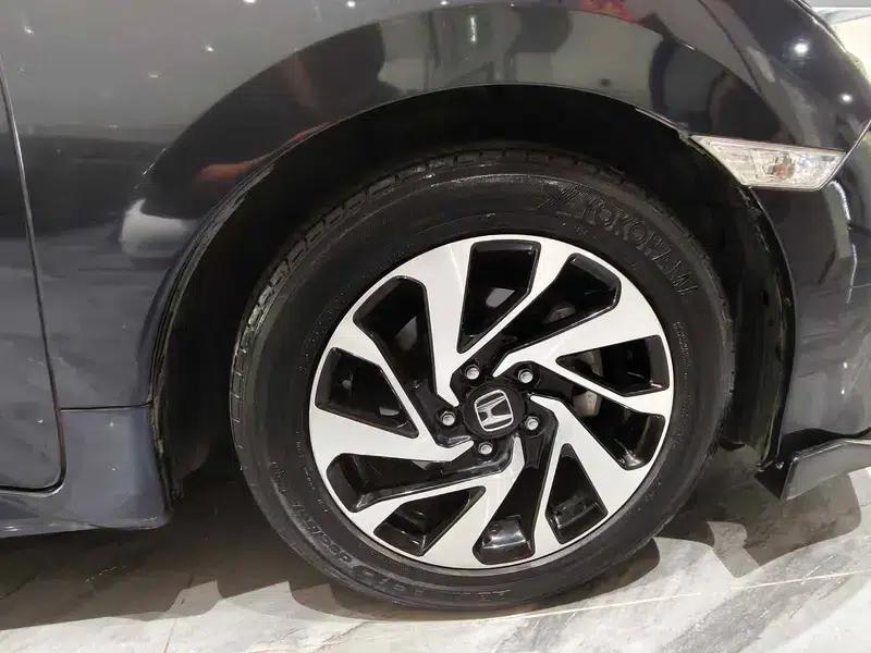 2016 Civic 220TURBO CVT Luxury Edition — миниатюра 9
