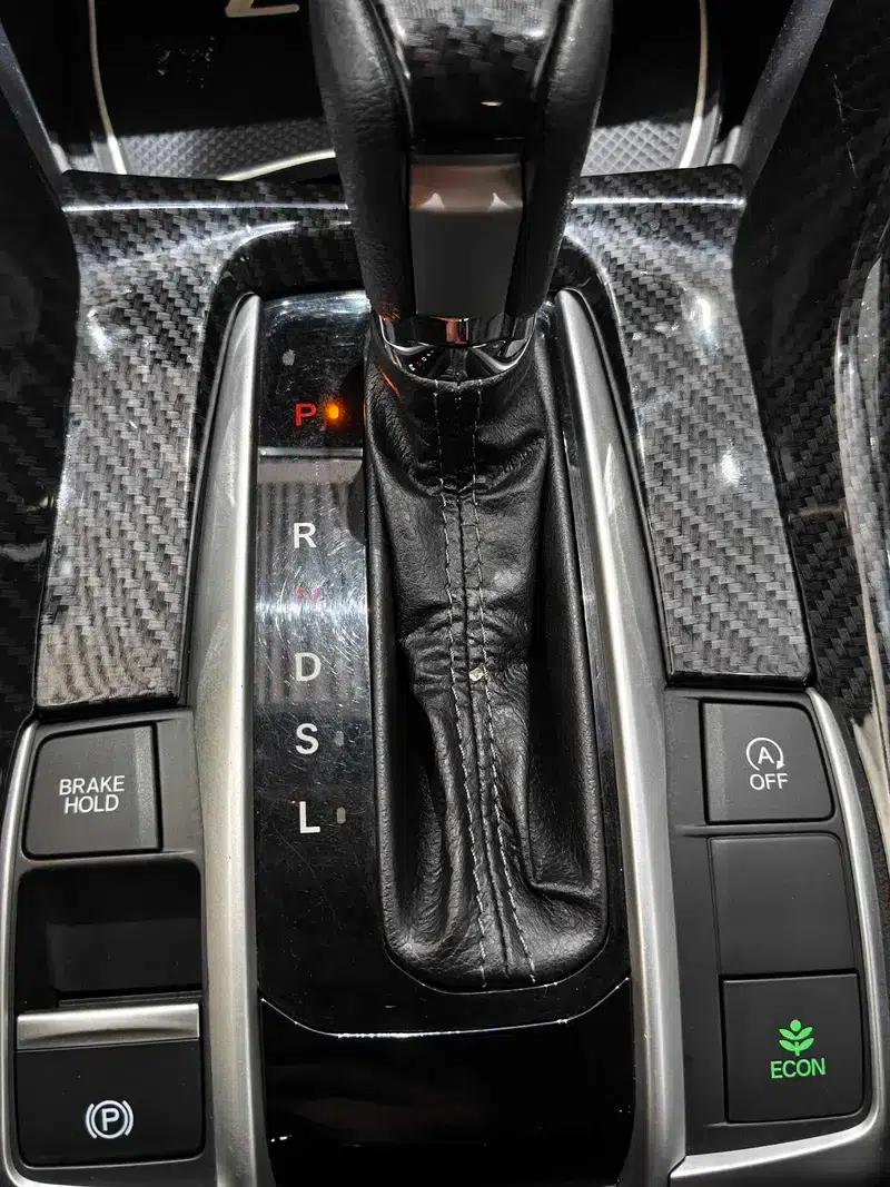 2016 Civic 220TURBO CVT Luxury Edition — миниатюра 10