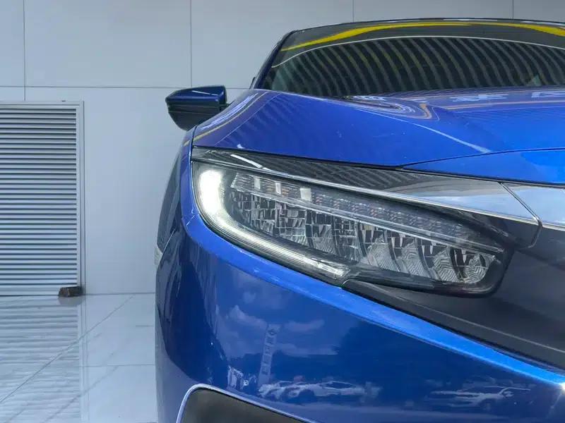 2016 Civic 220TURBO CVT Premium Edition — миниатюра 11