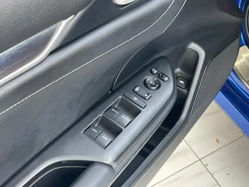 2016 Civic 220TURBO CVT Premium Edition — миниатюра 29