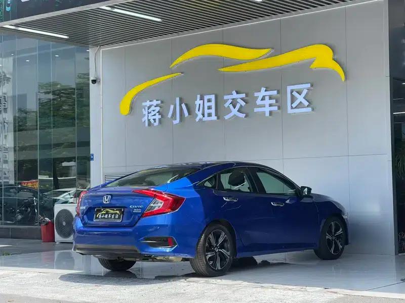 2016 Civic 220TURBO CVT Premium Edition — миниатюра 6