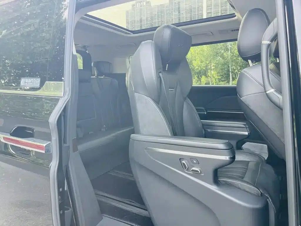 Hongqi HQ9 2023 2.0T Intelligent Flagship Edition — миниатюра 15