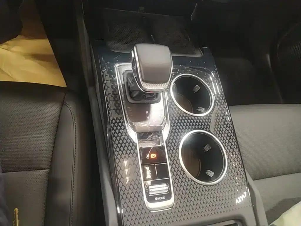 Hongqi HS3 PHEV 2025 model, 117km range, Jinwei PLUS version — миниатюра 14