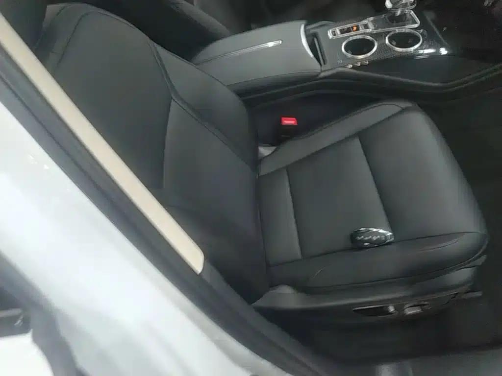 Hongqi HS3 PHEV 2025 model, 117km range, Jinwei PLUS version — миниатюра 25